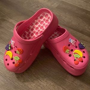 Pink Frogs (crocs look alike) platform slip ons - size 8/9
